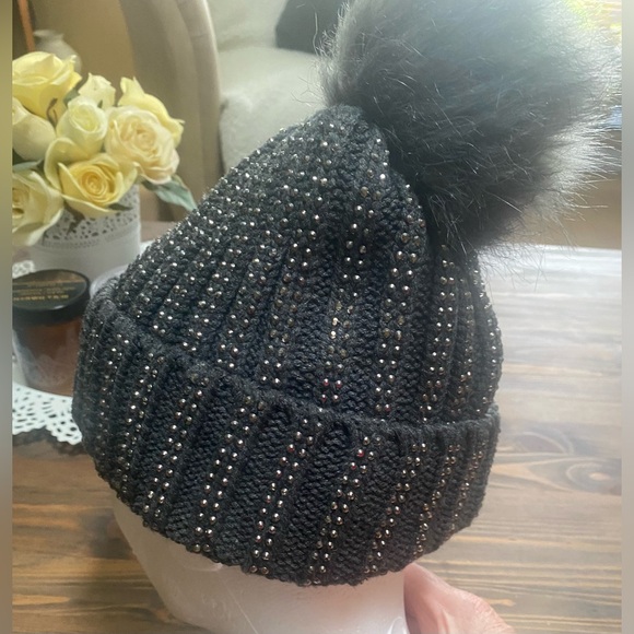 TABITHA WEBB FAUX FUR BOBBLE POM
POM BEANIE HAT WITH
RHINESTONES GEM - Picture 9 of 12